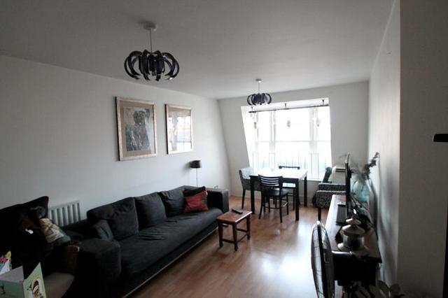  Image of 2 bedroom Flat to rent in Market Square Kingston upon Thames KT1 at Market Square  Kingston Upon Thames, KT1 1HU