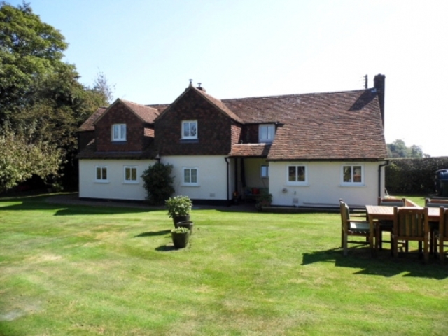  Image of 4 bedroom Cottage for sale in West Street Lenham Maidstone ME17 at Maidstone Kent Maidstone, ME17 2EP