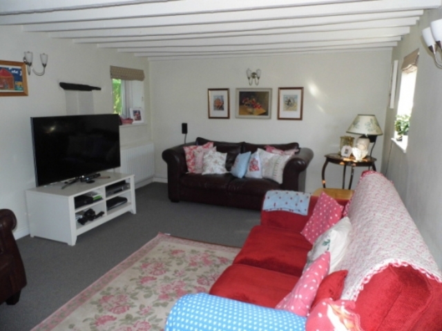  Image of 4 bedroom Cottage for sale in West Street Lenham Maidstone ME17 at Maidstone Kent Maidstone, ME17 2EP
