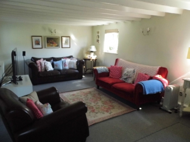  Image of 4 bedroom Cottage for sale in West Street Lenham Maidstone ME17 at Maidstone Kent Maidstone, ME17 2EP