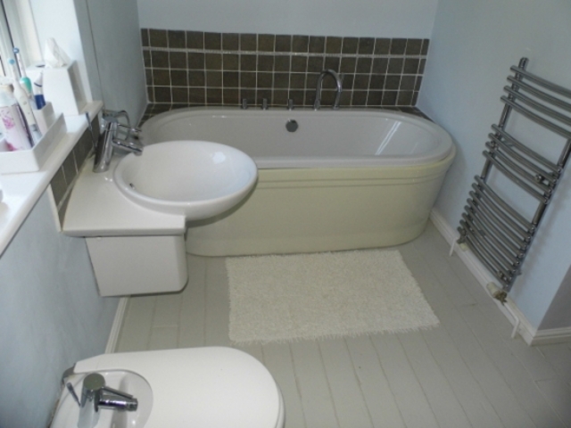  Image of 4 bedroom Cottage for sale in West Street Lenham Maidstone ME17 at Maidstone Kent Maidstone, ME17 2EP