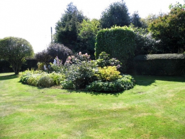  Image of 4 bedroom Cottage for sale in West Street Lenham Maidstone ME17 at Maidstone Kent Maidstone, ME17 2EP