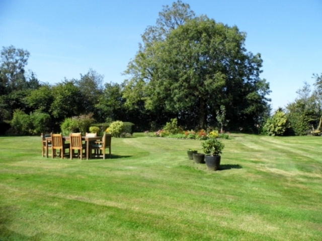  Image of 4 bedroom Cottage for sale in West Street Lenham Maidstone ME17 at Maidstone Kent Maidstone, ME17 2EP