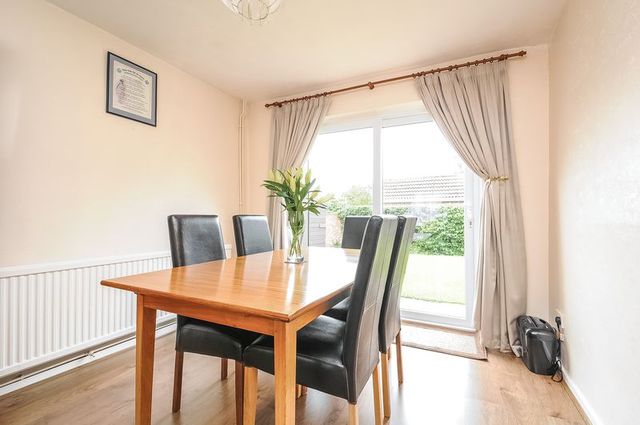  Image of 4 bedroom Detached house for sale in Elizabeth Drive Wantage OX12 at Elizabeth Drive  Wantage, OX12 9YA