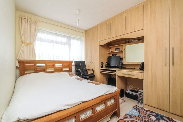  Image of 4 bedroom Detached house for sale in Elizabeth Drive Wantage OX12 at Elizabeth Drive  Wantage, OX12 9YA