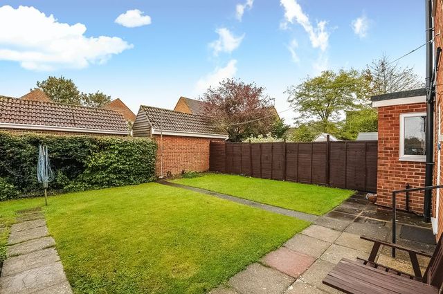  Image of 4 bedroom Detached house for sale in Elizabeth Drive Wantage OX12 at Elizabeth Drive  Wantage, OX12 9YA