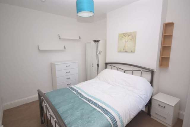  Image of 1 bedroom House Share to rent in Wantage Road Reading RG30 at Wantage Road  Reading, RG30 2SF