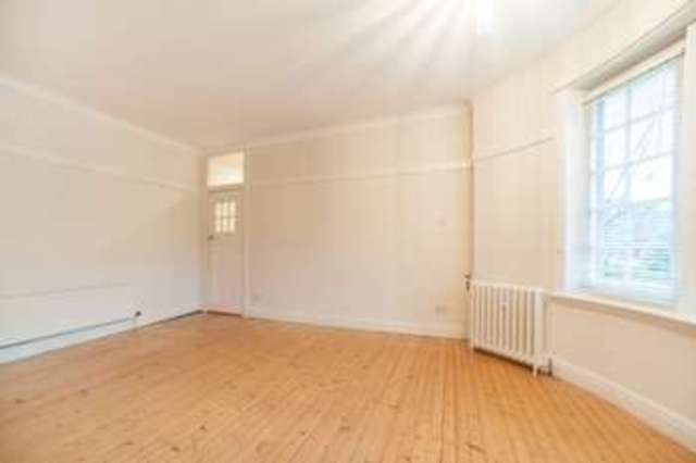  Image of 2 bedroom Flat for sale in The Crescent Skelmorlie PA17 at The Crescent  Skelmorlie, PA17 5DX