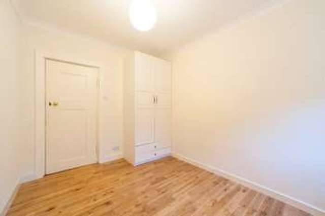  Image of 2 bedroom Flat for sale in The Crescent Skelmorlie PA17 at The Crescent  Skelmorlie, PA17 5DX