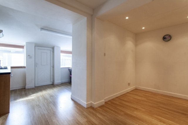  Image of 2 bedroom Cottage for sale in Summerfield Cottages Glasgow G14 at Summerfield Cottages  Glasgow, G14 0RB
