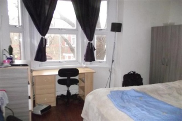  Image of 2 bedroom Maisonette to rent in Corporation Street London E15 at Stratford, E15 3DJ