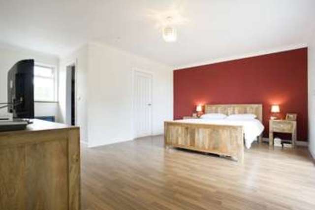 Image of 3 bedroom Cottage for sale in Lanark ML11 at Farm Cottage  South Lanarkshire, ML11 9UH