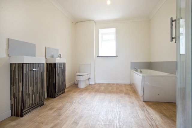  Image of 3 bedroom Cottage for sale in Lanark ML11 at Farm Cottage  South Lanarkshire, ML11 9UH