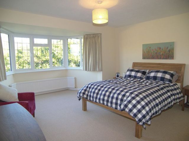  Image of 4 bedroom Detached house for sale in Hermitage Close Claygate Esher KT10 at Hermitage Close Claygate Esher, KT10 0HH