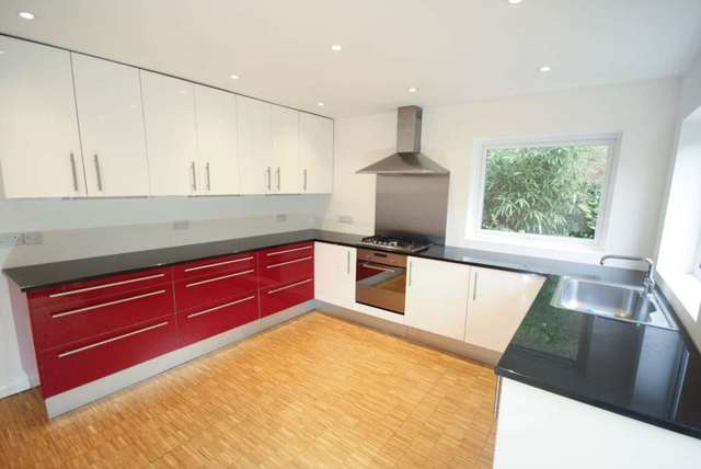  Image of 4 bedroom Town House to rent in Montague Road Berkhamsted HP4 at Montague Road  Berkhamsted, HP4 3DT