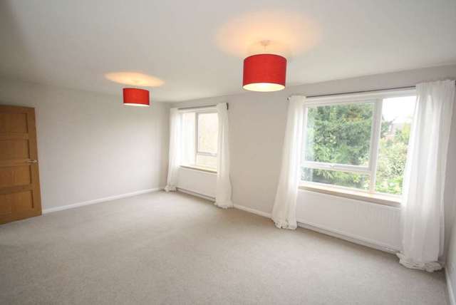  Image of 4 bedroom Town House to rent in Montague Road Berkhamsted HP4 at Montague Road  Berkhamsted, HP4 3DT