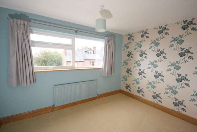  Image of 4 bedroom Town House to rent in Montague Road Berkhamsted HP4 at Montague Road  Berkhamsted, HP4 3DT
