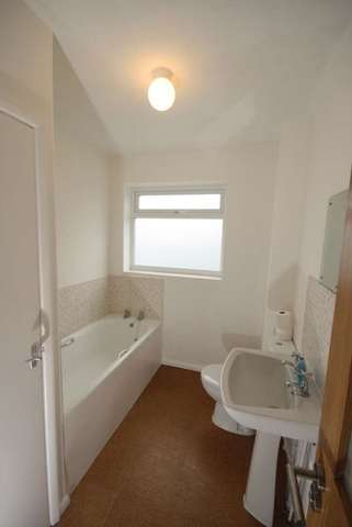  Image of 4 bedroom Town House to rent in Montague Road Berkhamsted HP4 at Montague Road  Berkhamsted, HP4 3DT