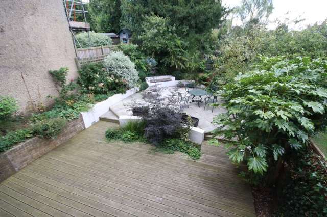  Image of 4 bedroom Town House to rent in Montague Road Berkhamsted HP4 at Montague Road  Berkhamsted, HP4 3DT