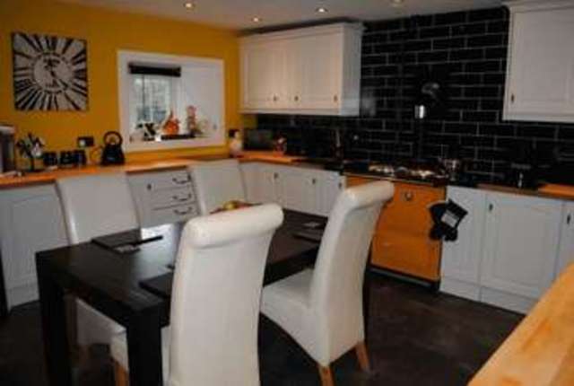  Image of 2 bedroom Cottage for sale in Howgate Road Roberton Biggar ML12 at Roberton, ML12 6RS
