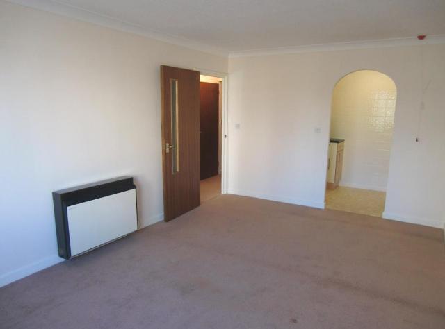  Image of 1 bedroom Apartment to rent in Grosvenor Crescent Scarborough YO11 at Homecrest House Grosvenor Crescent Scarborough, YO11 2LF