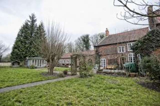  Image of 4 bedroom Cottage for sale in Scawby Brook Scawby Brook Brigg DN20 at Scawby Brook Brigg, DN20 9LD