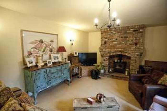  Image of 4 bedroom Cottage for sale in Scawby Brook Scawby Brook Brigg DN20 at Scawby Brook Brigg, DN20 9LD