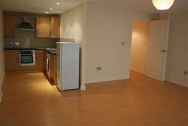  Image of 2 bedroom Flat to rent in Concord Street Leeds LS2 at Leeds, LS2 7QB
