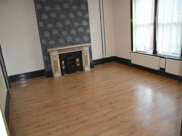  Image of 2 bedroom Flat to rent in Corporation Street Hyde SK14 at Corporation Street  Hyde, SK14 1AB