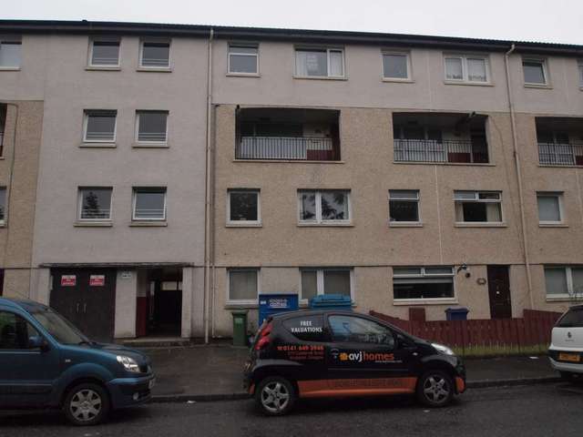  Image of 3 bedroom Flat to rent in Corseford Avenue Kilbarchan Johnstone PA5 at Corseford Avenue Corseford Johnstone, PA5 0PD