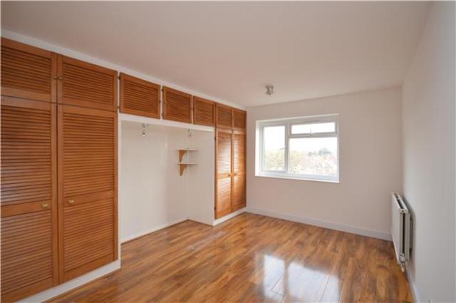  Image of 2 bedroom Flat to rent in Bishopsford Road Morden SM4 at 90 Bishopsford Road  Surrey, SM4 6BE