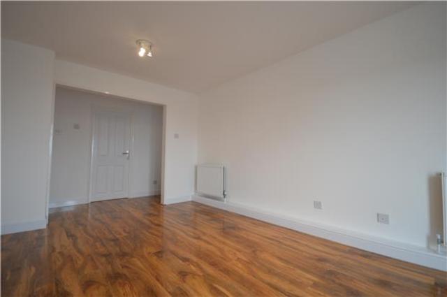 Image of 2 bedroom Flat to rent in Bishopsford Road Morden SM4 at 90 Bishopsford Road  Surrey, SM4 6BE