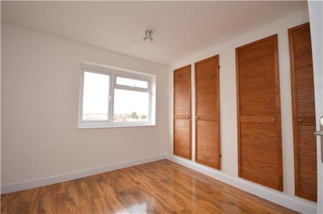  Image of 2 bedroom Flat to rent in Bishopsford Road Morden SM4 at 90 Bishopsford Road  Surrey, SM4 6BE