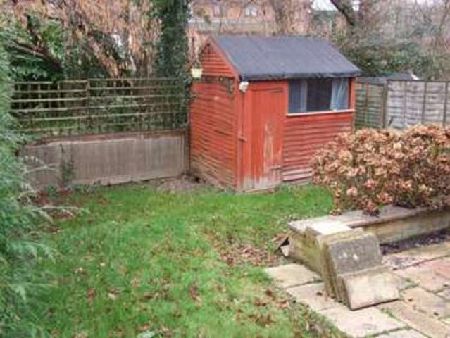  Image of 3 bedroom Property to rent in Jubilee Road Corfe Mullen Wimborne BH21 at Jubilee Road Corfe Mullen Wimborne, BH21 3NH