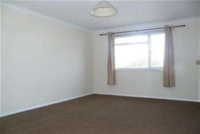  Image of 2 bedroom Flat to rent in Wordsworth Road Worthing BN11 at Worthing, BN11 3TB