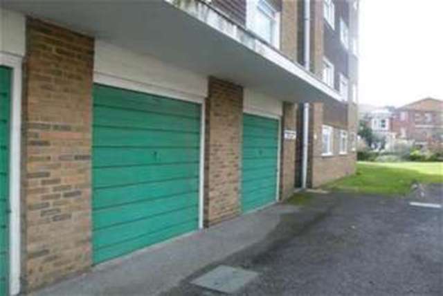  Image of 2 bedroom Flat to rent in Wordsworth Road Worthing BN11 at Worthing, BN11 3TB