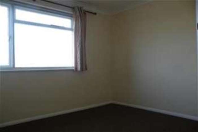  Image of 2 bedroom Flat to rent in Wordsworth Road Worthing BN11 at Worthing, BN11 3TB