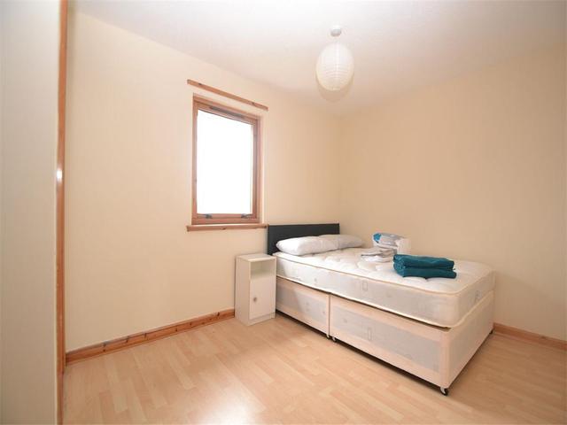 Image of 2 bedroom Flat to rent in Easter Hermitage Edinburgh EH6 at Lochend Edinburgh Edinburgh, EH6 8DR
