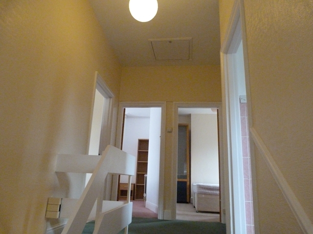  Image of 2 bedroom Flat to rent in Cromwell Road London SW19 at Cromwell Road  Wimbledon, SW19 8LZ