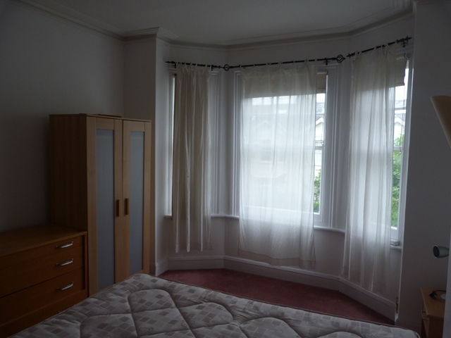  Image of 2 bedroom Flat to rent in Cromwell Road London SW19 at Cromwell Road  Wimbledon, SW19 8LZ