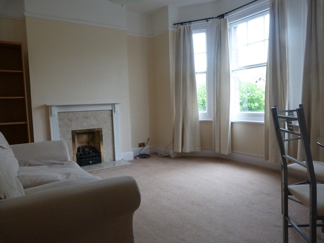  Image of 2 bedroom Flat to rent in Cromwell Road London SW19 at Cromwell Road  Wimbledon, SW19 8LZ