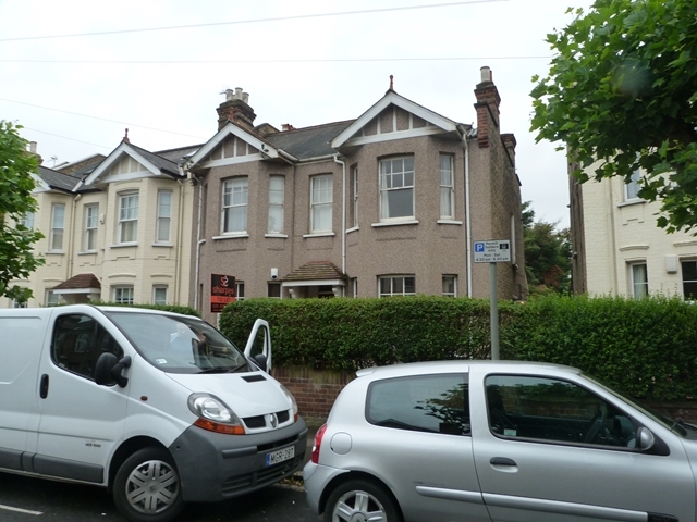  Image of 2 bedroom Flat to rent in Cromwell Road London SW19 at Cromwell Road  Wimbledon, SW19 8LZ