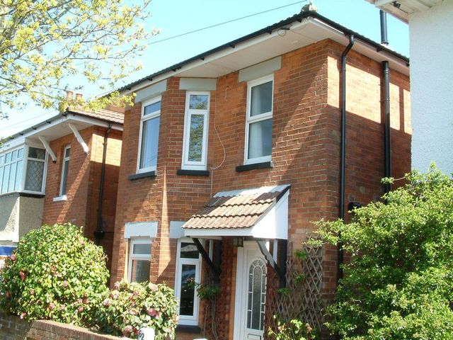  Image of 3 bedroom Detached house to rent in Beswick Avenue Bournemouth BH10 at Beswick Avenue  Bournemouth, BH10 4EZ
