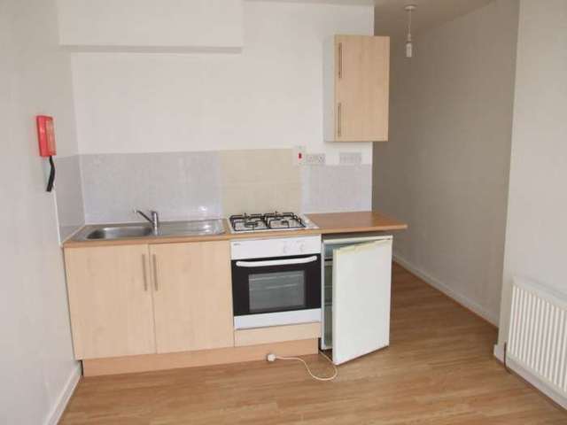  Image of 1 bedroom Studio flat to rent in Corporation Road Cardiff CF11 at Corporation Road Grangetown Cardiff, CF11 7AN