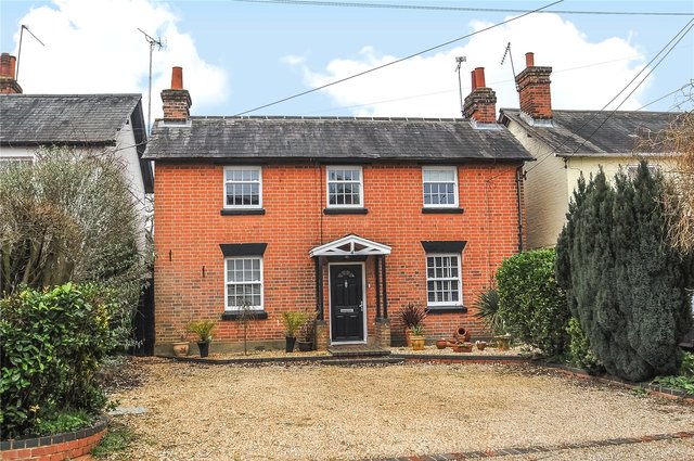  Image of 3 bedroom Detached house for sale in Willow Lane Blackwater Camberley GU17 at Willow Lane Blackwater Blackwater, GU17 9DL