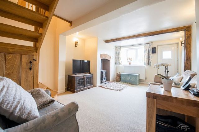  Image of 2 bedroom Cottage for sale in Chalkshire Road Butlers Cross Aylesbury HP17 at Southfield Cottages Chalkshire Road Butlers Cross, HP17 0TS