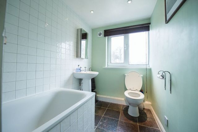  Image of 2 bedroom Cottage for sale in Chalkshire Road Butlers Cross Aylesbury HP17 at Southfield Cottages Chalkshire Road Butlers Cross, HP17 0TS