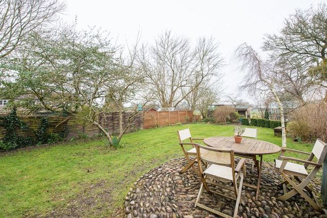  Image of 2 bedroom Cottage for sale in Chalkshire Road Butlers Cross Aylesbury HP17 at Southfield Cottages Chalkshire Road Butlers Cross, HP17 0TS