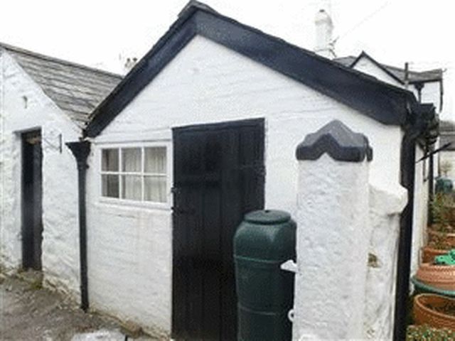  Image of 2 bedroom Cottage to rent in Tavistock PL19 at Tavistock, PL19 8DQ