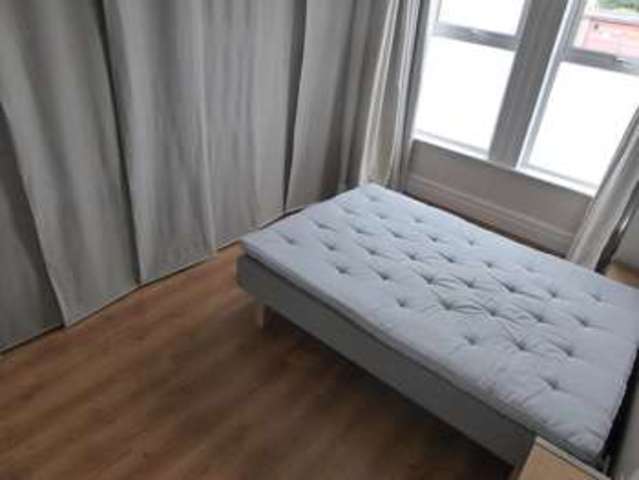  Image of 2 bedroom Ground Flat to rent in Hermitage Road Westcliff-on-Sea SS0 at Westcliff-on-Sea Westcliff-on-Sea, SS0 7NQ